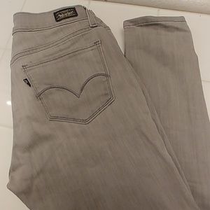 Levis Skinny jeans /28